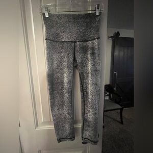 Lululemon Gray Washout High-Waisted Cropped Leggings, size 6